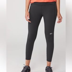 REI 7/8 Black Leggings